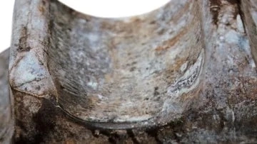 How to properly maintain the drilling rig track group?